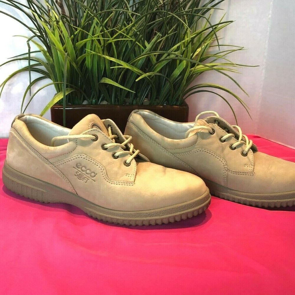 Ecco Soft Beige Lace Sneaker Size 38